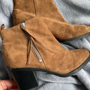 Forever 21 Women’s boots/ ankle boots